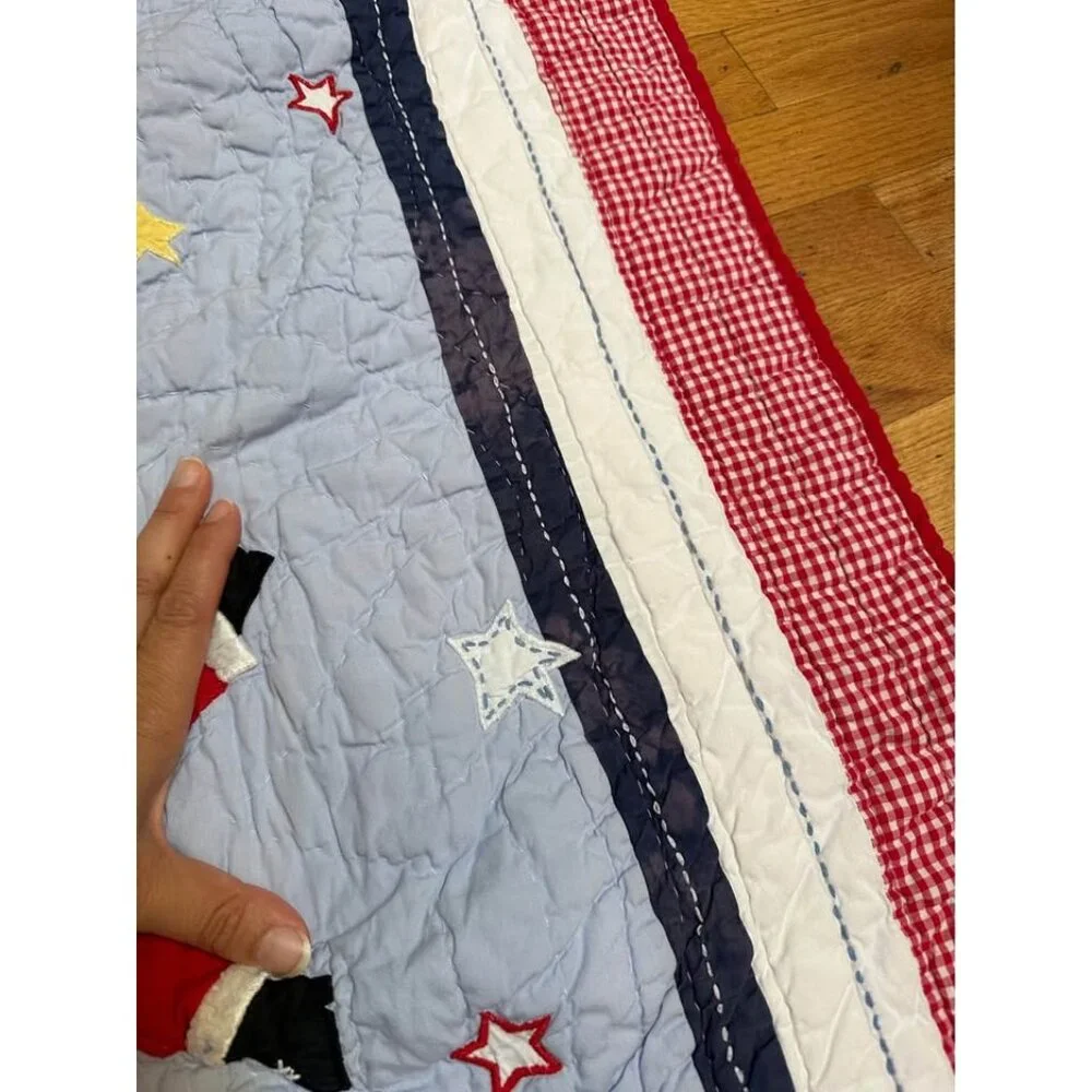 Pottery Barn Kids Twin Size Christmas Quilt And Sheet Set. Please See ALL Photos